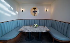 Peninsula Hotel Motel