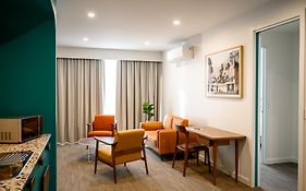 Peninsula Hotel Motel